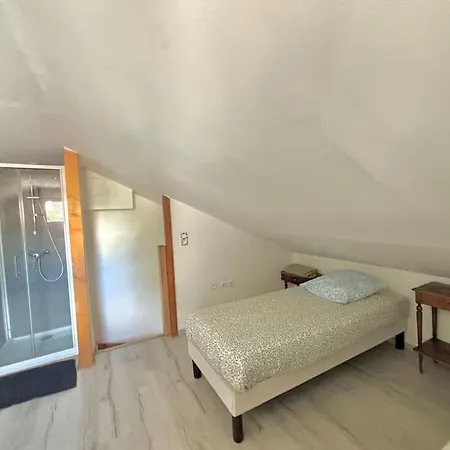 Holiday home Maison Familiale Avec Exterieur
