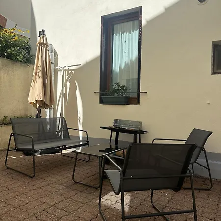 Maison Familiale Avec Exterieur